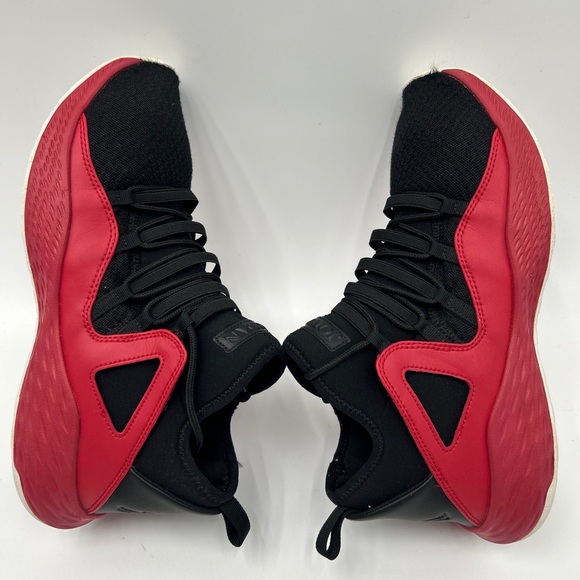 NIKE AIR JORDAN FORMULA 23 MENS SIZE 10.5 ATHLETIC BASKETBALL SHOES BLACK RED - Picture 4 of 11